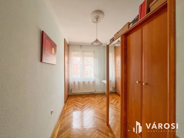 Eladó lakás Békéscsaba, Áchim András-lakótelep 54 nm