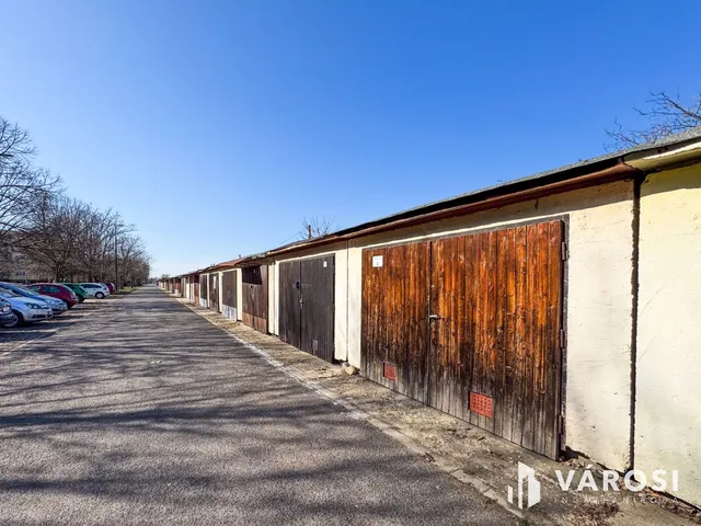 Eladó garázs Gyula, Törökzug 17 nm