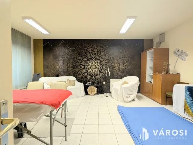 Eladó kereskedelmi és ipari ingatlan Békéscsaba, Belváros 45 nm