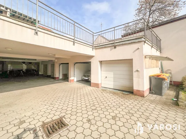 Eladó garázs Békéscsaba, Belváros 14 nm