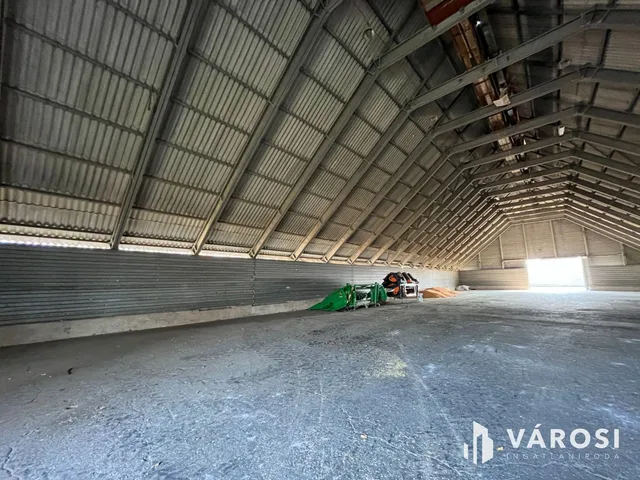 Eladó kereskedelmi és ipari ingatlan Debrecen, Ondód 4400 nm