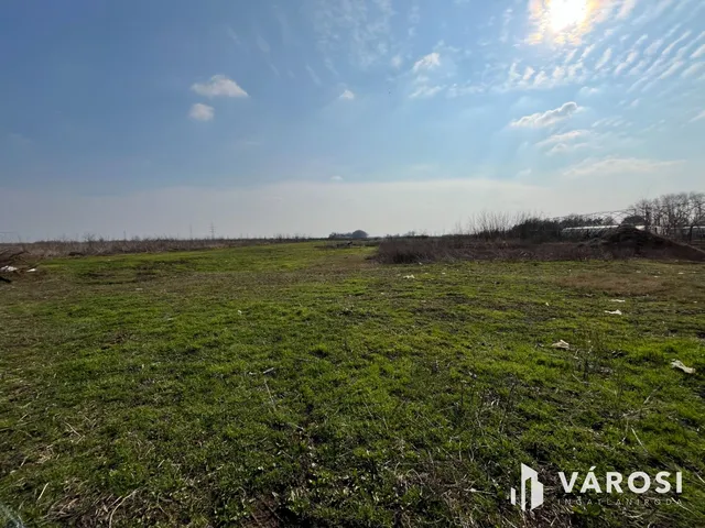 Eladó kereskedelmi és ipari ingatlan Debrecen, Ondód 395 nm