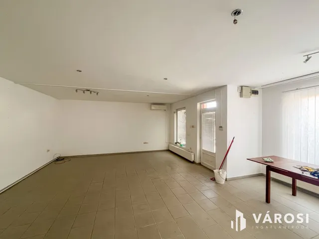 Kiadó kereskedelmi és ipari ingatlan Békéscsaba 56 nm