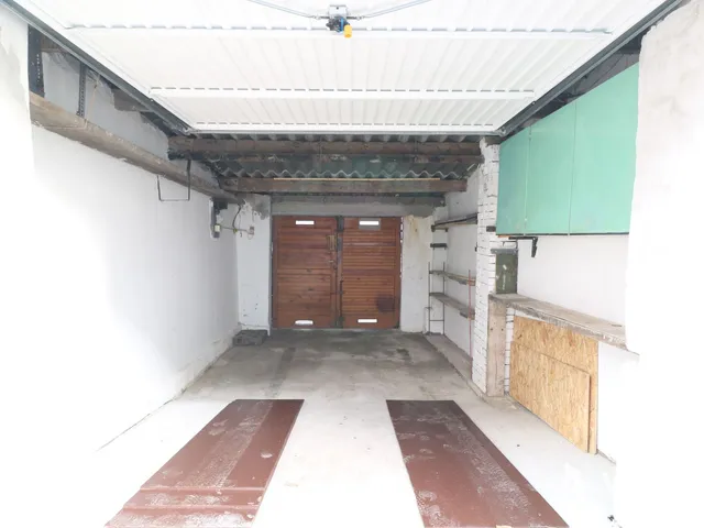 Kiadó garázs Szeged, Alsóváros 18 nm