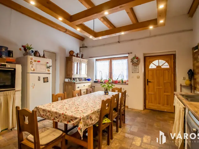 Eladó lakás Székesfehérvár, Belváros 147 nm