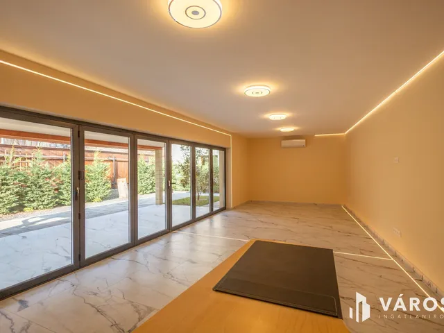 Kiadó kereskedelmi és ipari ingatlan Hódmezővásárhely, Belváros 41 nm