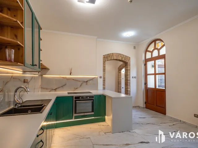 Kiadó ház Hódmezővásárhely, Belváros 171 nm