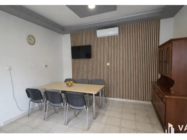 Kiadó ház Debrecen, Nagyerdőalja 240 nm