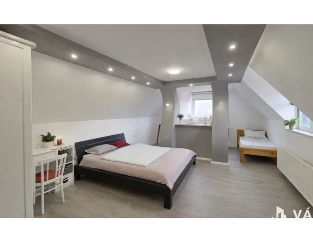 Kiadó ház Debrecen, Nagyerdőalja 240 nm