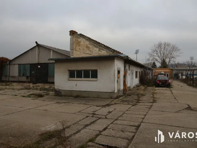 Eladó kereskedelmi és ipari ingatlan Dorog 880 nm