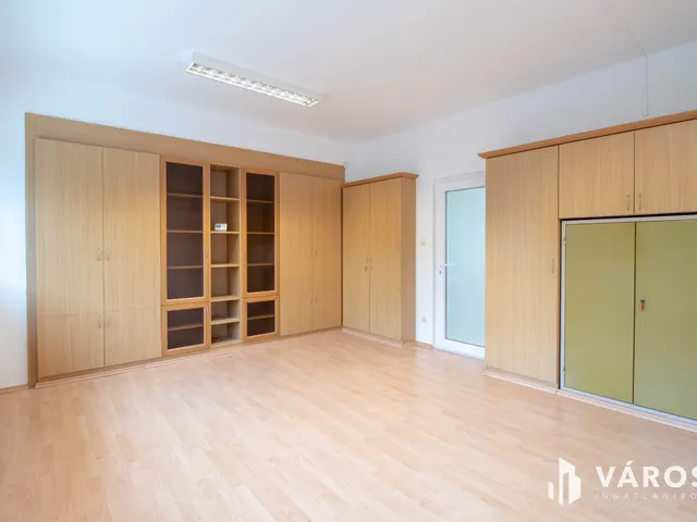 Kiadó kereskedelmi és ipari ingatlan Budapest XVII. kerület, Rákoscsaba 21 nm