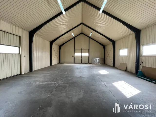 Eladó kereskedelmi és ipari ingatlan Debrecen, Lencztelep 200 nm