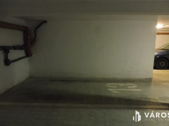 Eladó garázs Szeged 10 nm