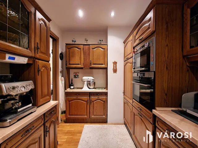 Eladó ház Győr, Nádorváros 211 nm