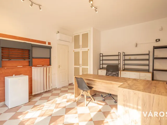 Eladó kereskedelmi és ipari ingatlan Szeged, Alsóváros 25 nm