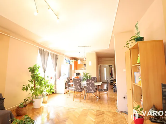 Eladó ház Tamási 200 nm