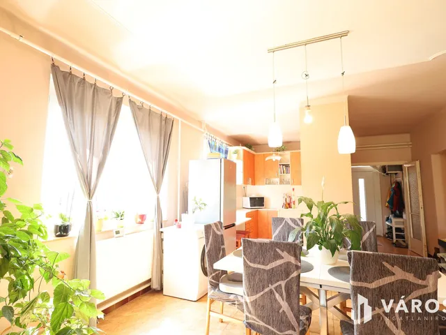 Eladó ház Tamási 200 nm