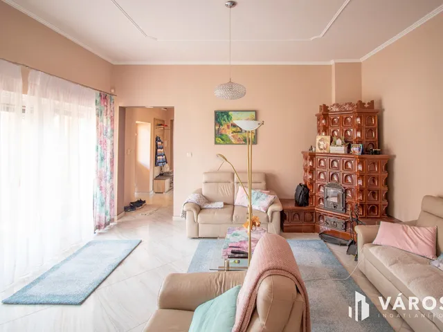 Eladó ház Békéscsaba, Belváros 328 nm