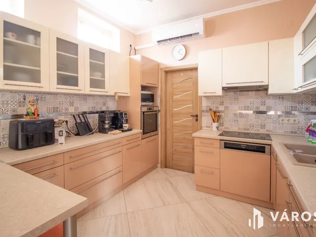 Eladó ház Békéscsaba, Belváros 328 nm