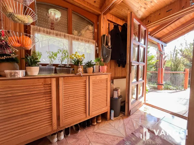 Eladó ház Üröm 100 nm