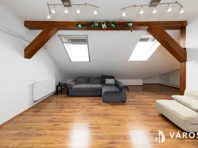 Eladó lakás Szeged 139 nm