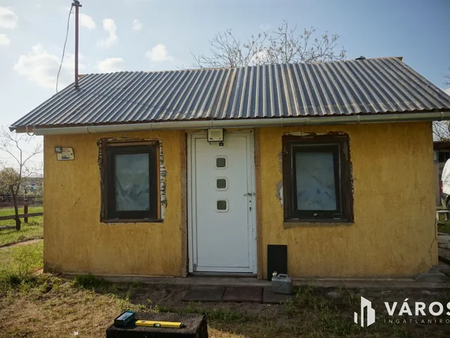 Eladó mezőgazdasági ingatlan Kunpeszér 29 nm