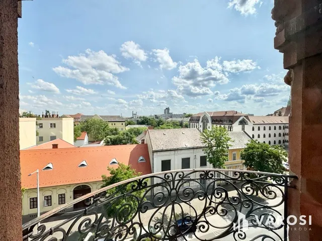 Kiadó lakás Debrecen, Belváros 142 nm