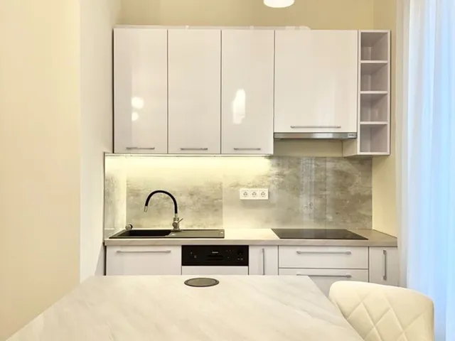 Kiadó lakás Debrecen, Belváros 142 nm