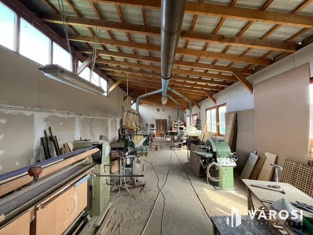 Eladó kereskedelmi és ipari ingatlan Hajdúböszörmény 380 nm