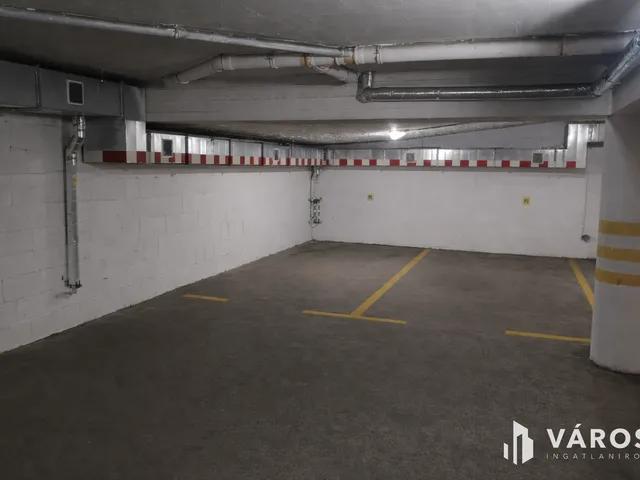 Eladó garázs Debrecen, Belváros 28 nm