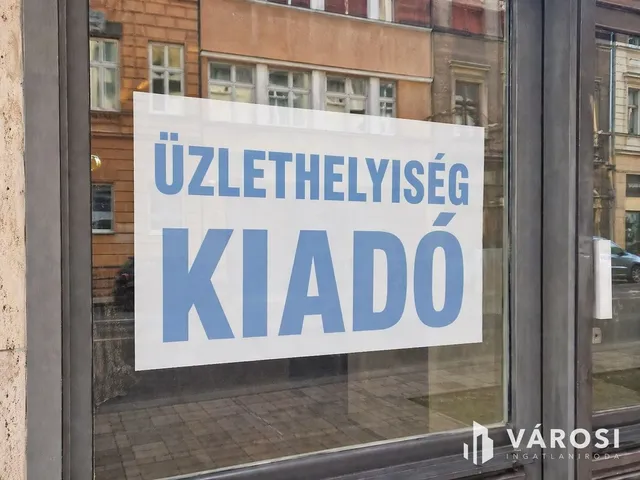 Kiadó kereskedelmi és ipari ingatlan Békéscsaba, Belváros 15 nm