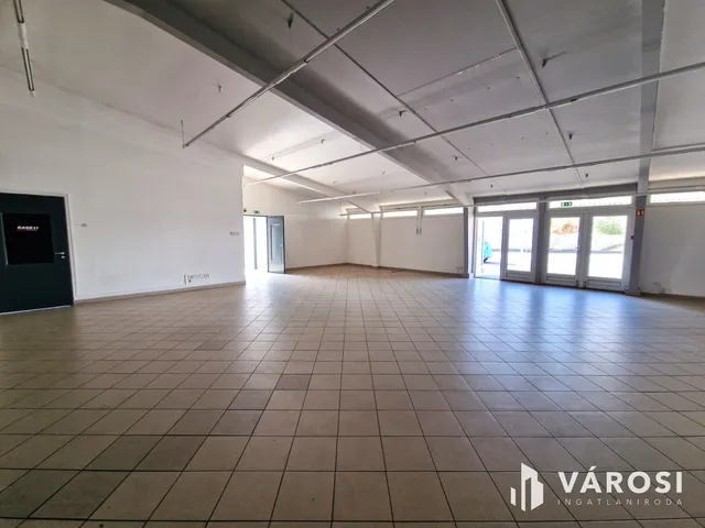 Kiadó kereskedelmi és ipari ingatlan Békéscsaba 1660 nm