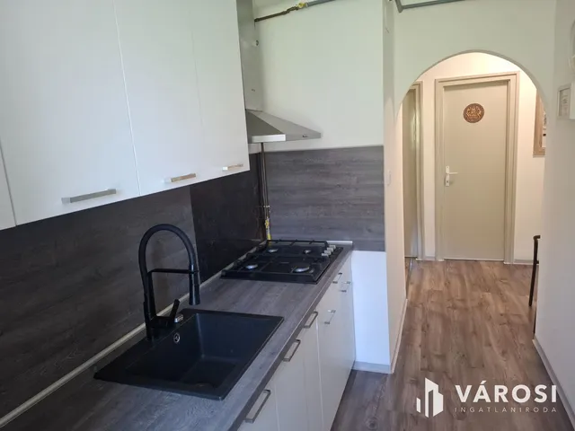 Eladó lakás Tapolca, Dobó István-lakótelep 62 nm