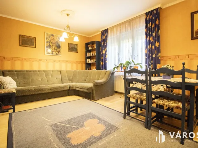 Eladó ház Békéscsaba, Áchim András-lakótelep 90 nm