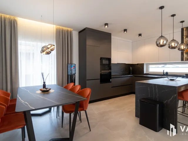 Eladó ház Siófok, Szabadifürdő 176 nm