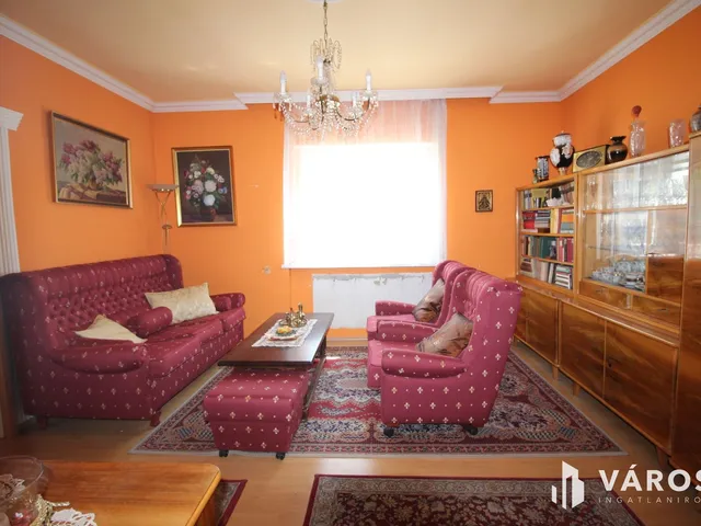 Eladó ház Szombathely, Derkovits-lakótelep 70 nm