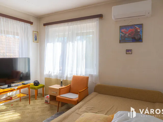 Eladó ház Pécel 225 nm