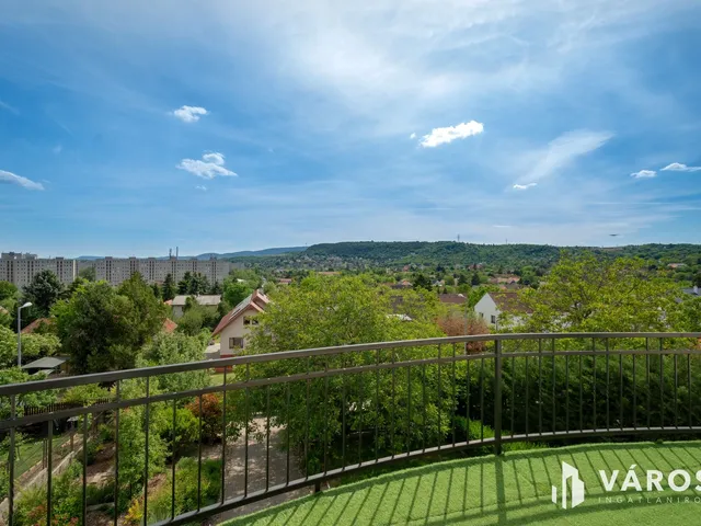 Eladó ház Budapest III. kerület, Békásmegyer-Ófalu 345 nm