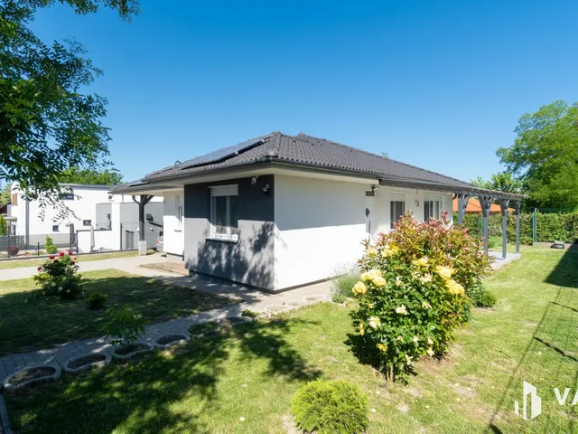 Eladó ház Siófok, Szabadifürdő 93 nm