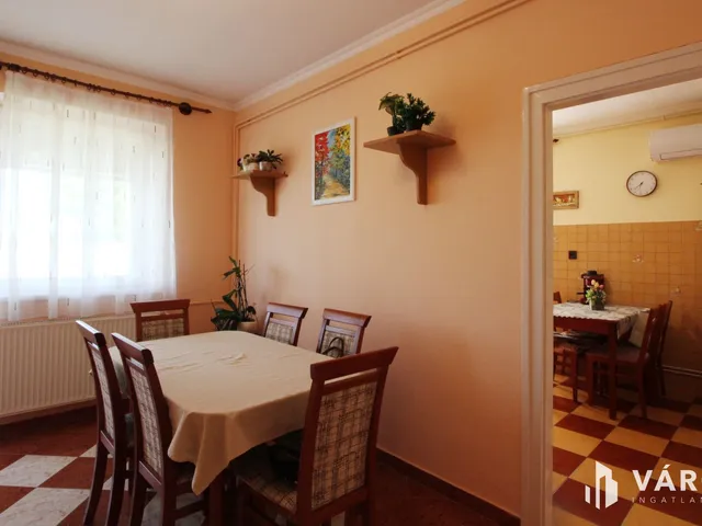 Eladó ház Nyúl 90 nm