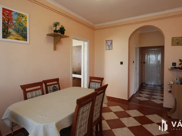 Eladó ház Nyúl 90 nm