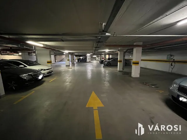 Eladó garázs Budapest IX. kerület 15 nm