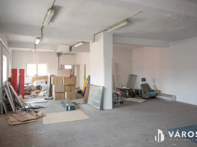 Eladó kereskedelmi és ipari ingatlan Békéscsaba 819 nm