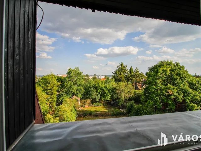 Kiadó lakás Budapest XII. kerület, Magasút 160 nm