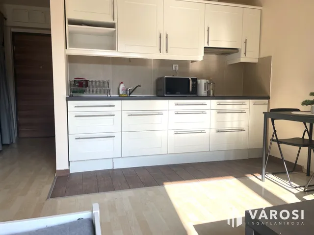 Eladó nyaraló Budapest VIII. kerület 32 nm