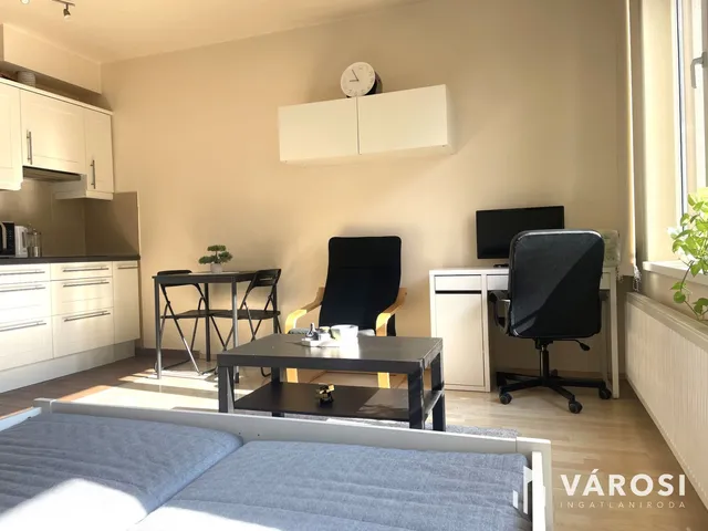 Eladó nyaraló Budapest VIII. kerület 32 nm