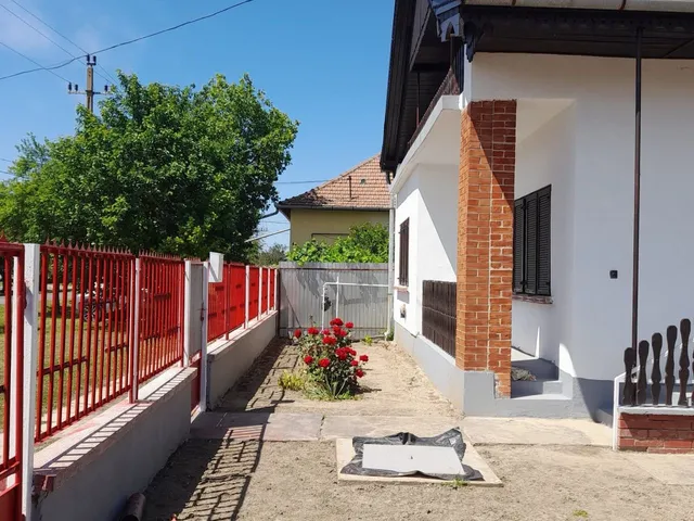 Eladó ház Magyarbánhegyes 120 nm