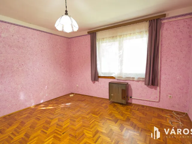 Eladó ház Békéscsaba, Áchim András-lakótelep 160 nm