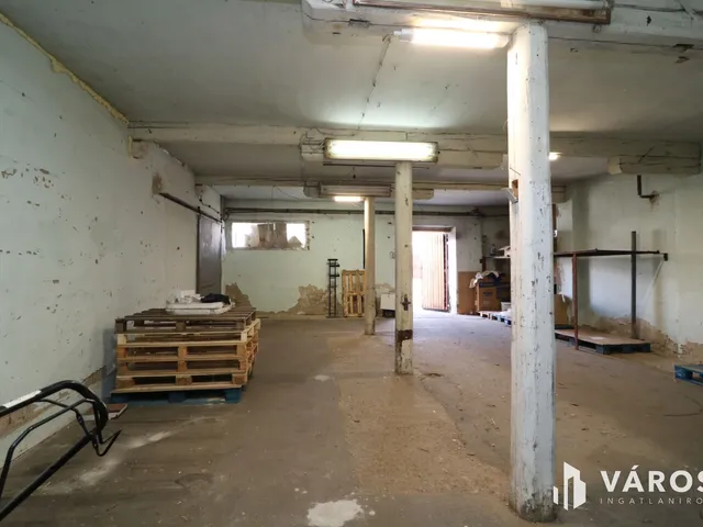 Kiadó kereskedelmi és ipari ingatlan Békéscsaba 75 nm