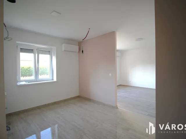 Eladó lakás Sárvár, Péntekfalu 33 nm